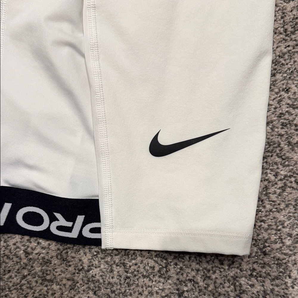 Nike Pro Dry-Fit Tights - Picture 6 of 6